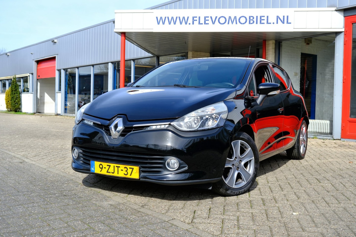 Renault Clio - 1.5 dCi ECO Night&Day Navi|Airco|Cruise|LMV - AutoWereld.nl