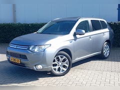 Mitsubishi Outlander - 2.0 PHEV Clear Tec 4WD Automaat Instyle ClearTec 4WD CVT 5pl Instyle