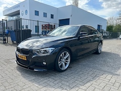 BMW 3-serie - 328i xDrive High Executive