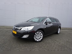 Opel Astra Sports Tourer - 1.4 Cosmo Climate / Navi / Cruise / Parkeersens. / Trekhaak / Lm velgen / NAP