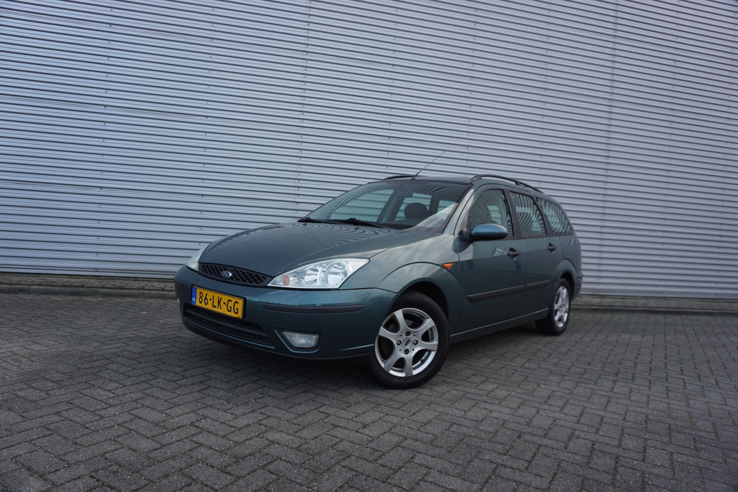 Ford Focus Wagon - 1.6-16V Cool Edition Airco / Elektr. ramen / Trekhaak / Lm velgen / NAP - AutoWereld.nl
