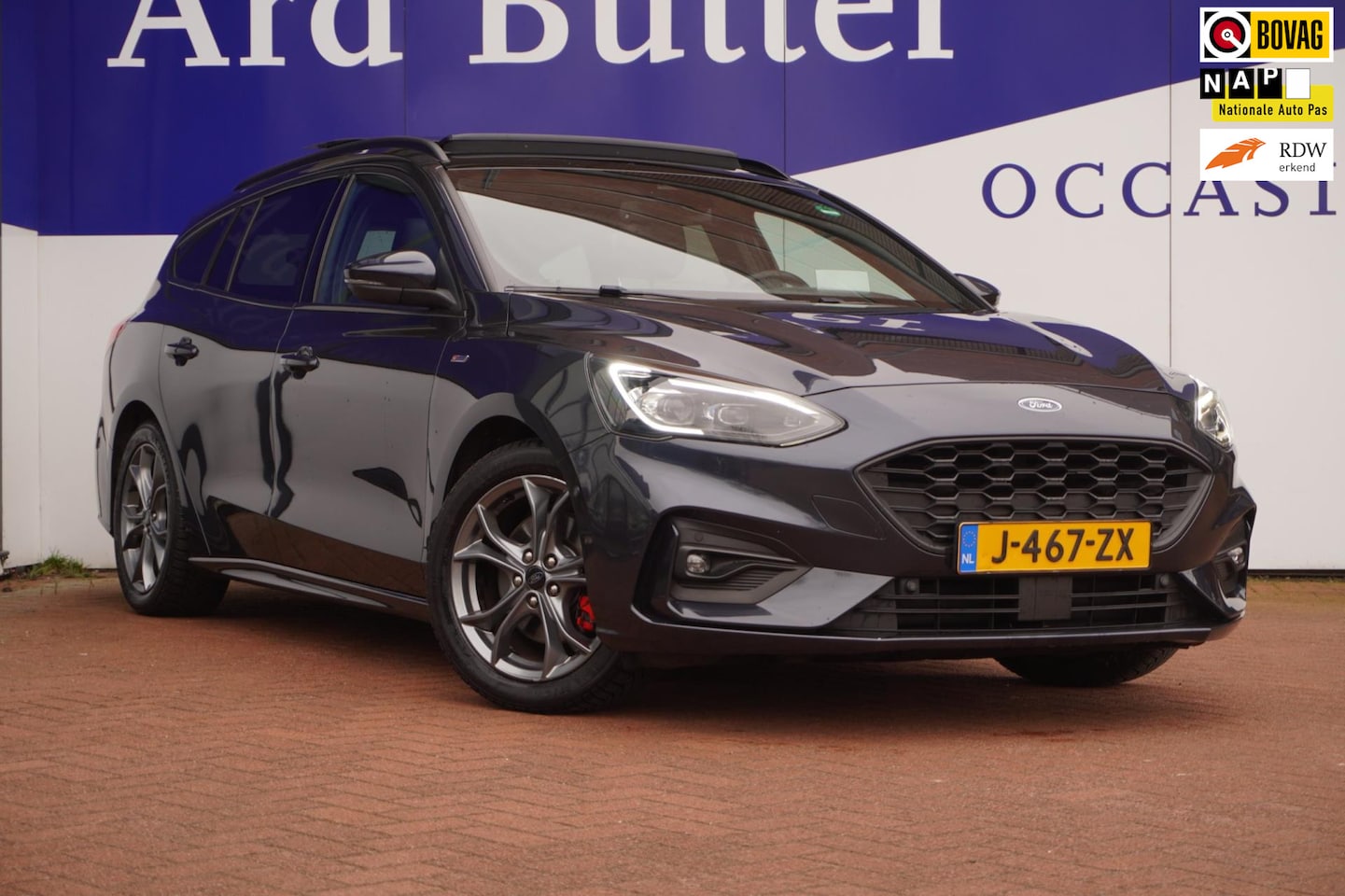 Ford Focus Wagon - 1.5 EcoBoost ST Line X Business+Led+Leder+Pano-dak+stuur&stoel-verw+elek-Klep+trekhaak = B - AutoWereld.nl