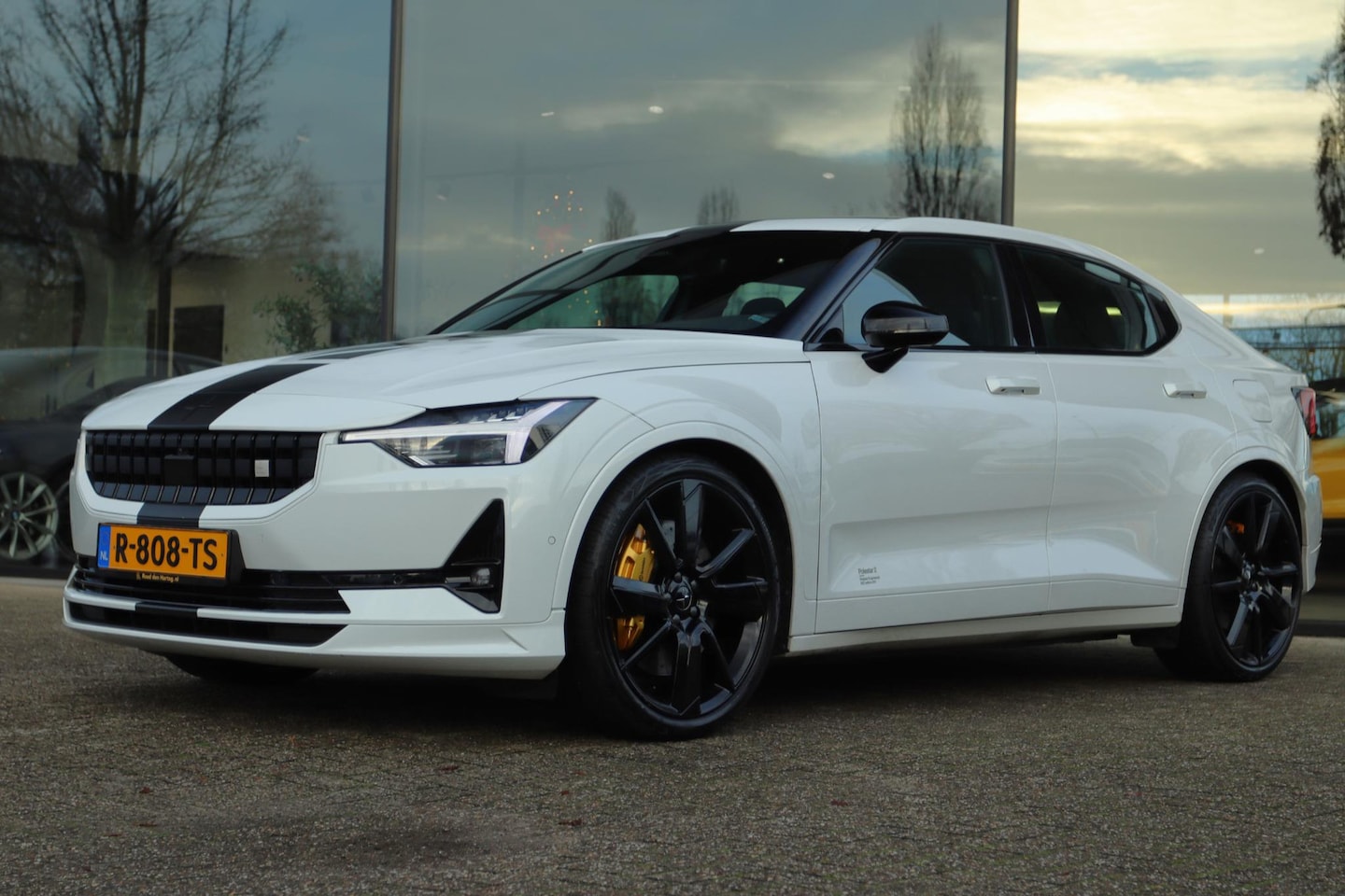 Polestar 2 - LONG RANGE DUAL MOTOR BST EDITION 476PK 78KWH 270 | ÖHLINS | BREMBO | PANO | 360 CAMERA | - AutoWereld.nl