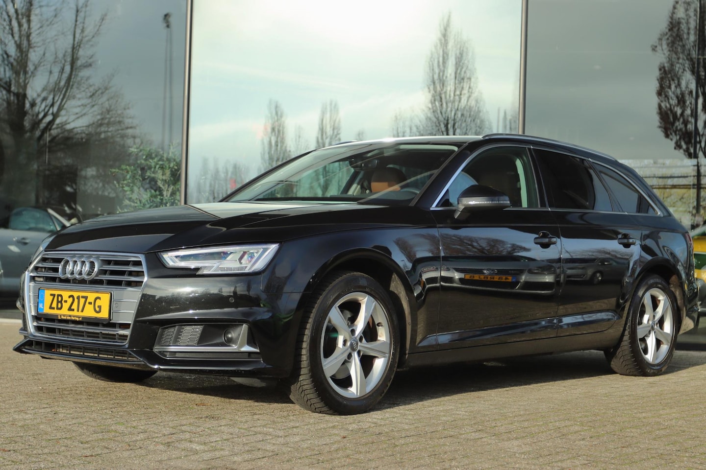 Audi A4 Avant - 35 TFSI AUT. SPORT LEASE ED. | LEDER | ADAPTIVE CRUISE | LED | NAVI | CLIMATE | - AutoWereld.nl