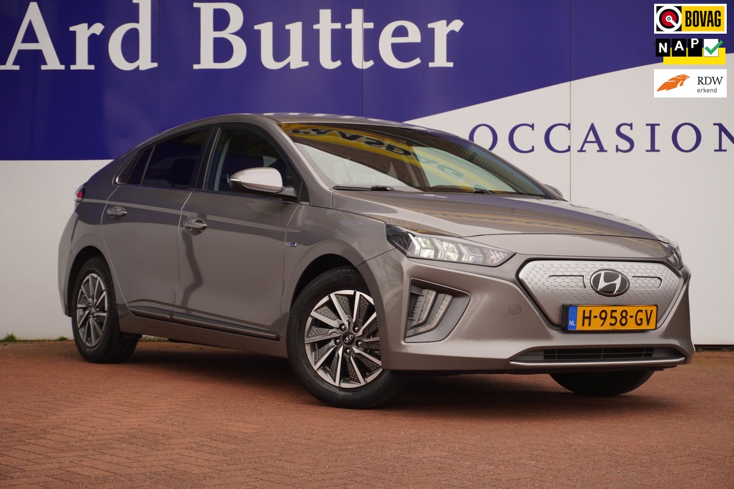 Hyundai IONIQ - Comfort EV 38 kWh+Led+navigatie+camera+parkeer-Hulp SOH 100% actieradius = 300KM ! - AutoWereld.nl
