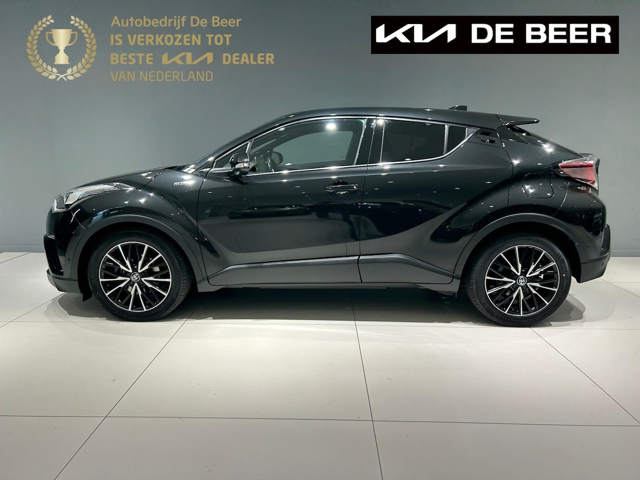 Toyota C-HR - 1.8 Hybrid 122pk CVT Adventure Leer LMV Trekhaak - AutoWereld.nl