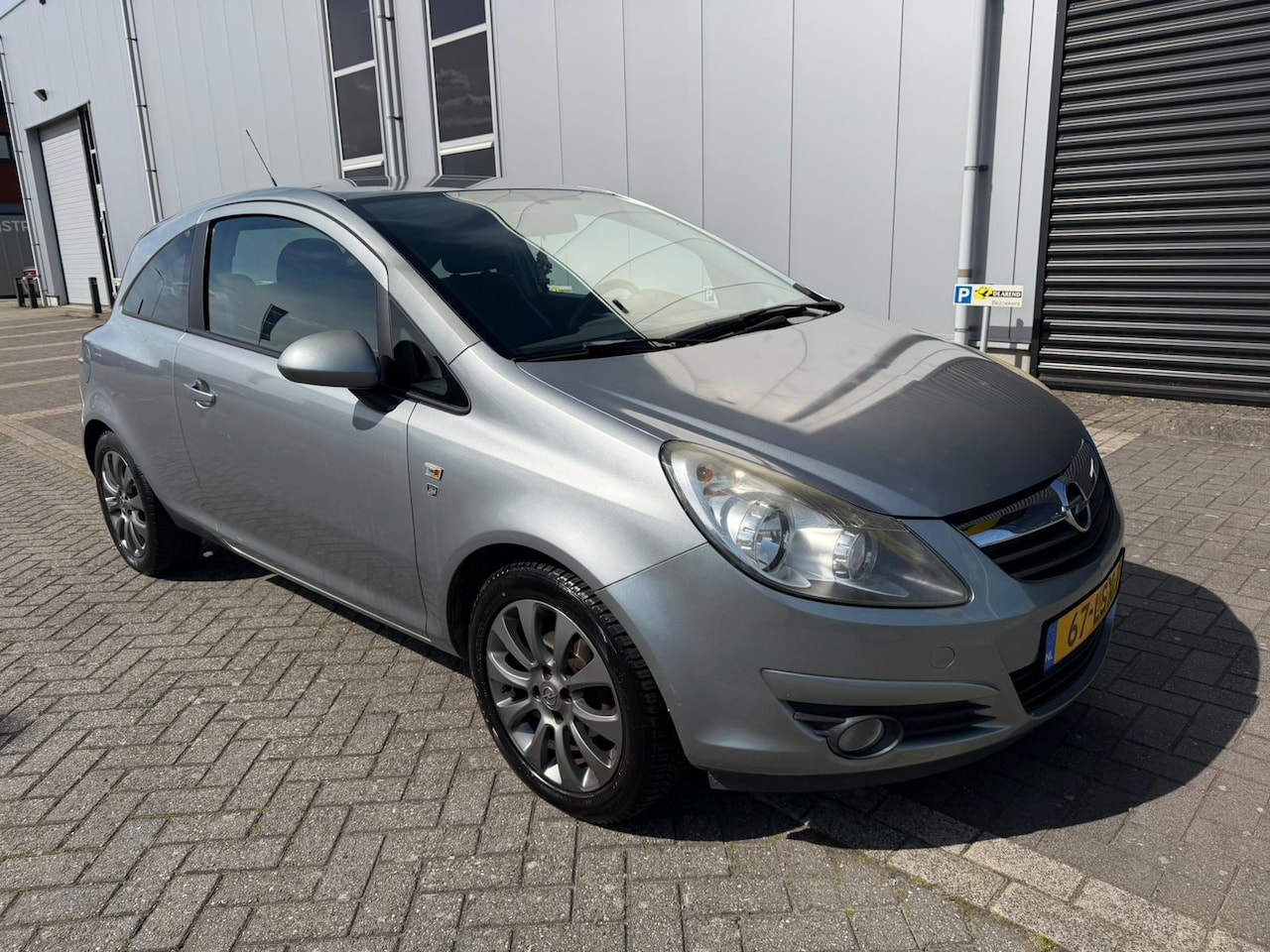 Opel Corsa - 1.2-16V '111' Edition Airco Nieuwe APK - AutoWereld.nl