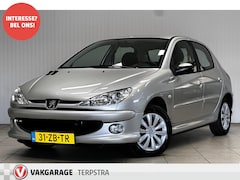 Peugeot 206 - 1.4 Forever/ D-Riem Verv 170.000KM/ AIRCO/ Trekhaak/ 5-Deurs/ C.V.Afstand/ Radio-CD/ Elek.