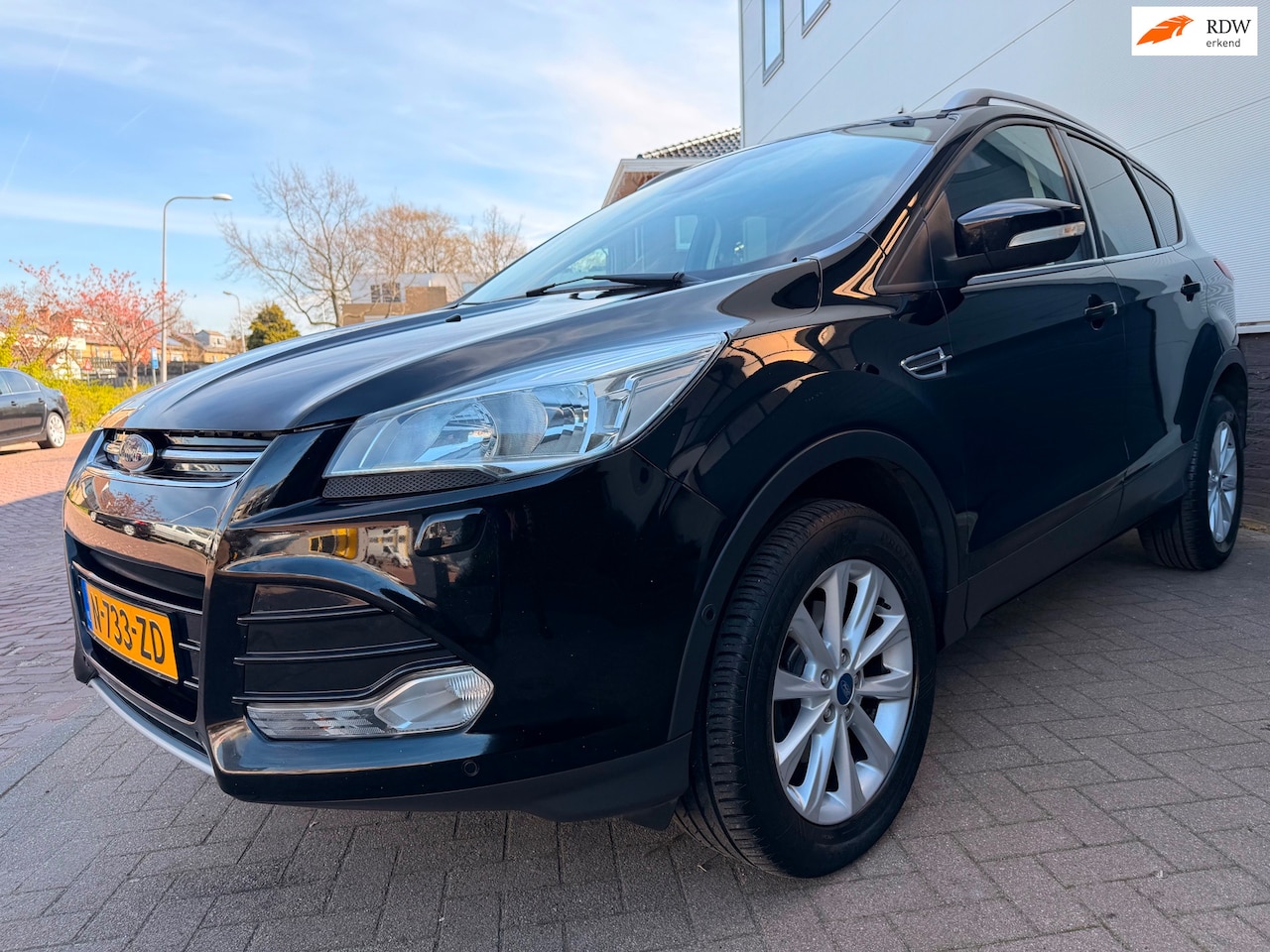 Ford Kuga - 1.5/Navi/Stoelverwarming/Trekhaak/Cruise-/Climate-c/Keyless/Goed-onderhouden - AutoWereld.nl
