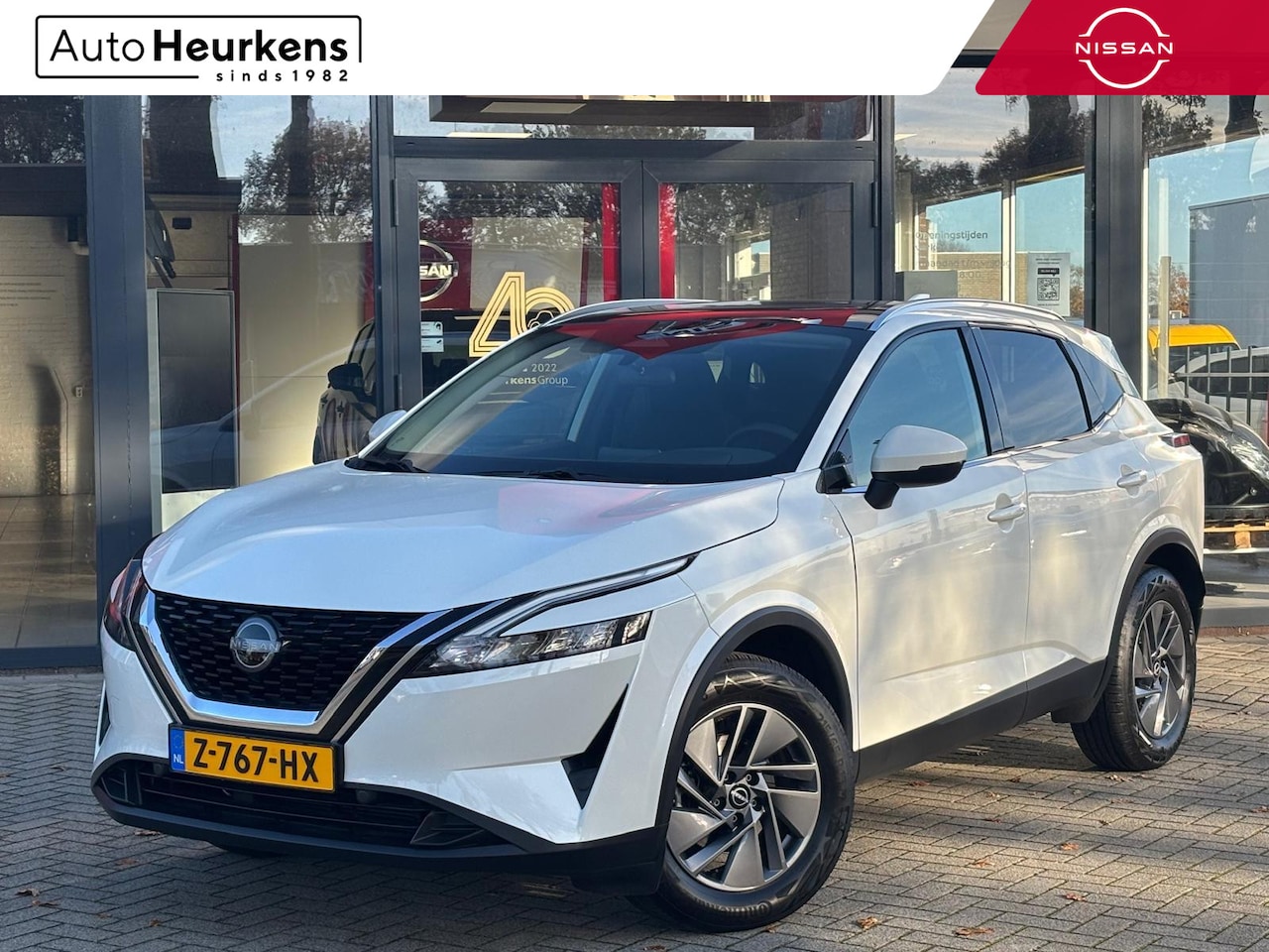 Nissan Qashqai - MHEV 140 Acenta | PANORAMADAK | APPLE CARPLAY/ANDROID AUTO | CAMERA | 17 INCH | - AutoWereld.nl