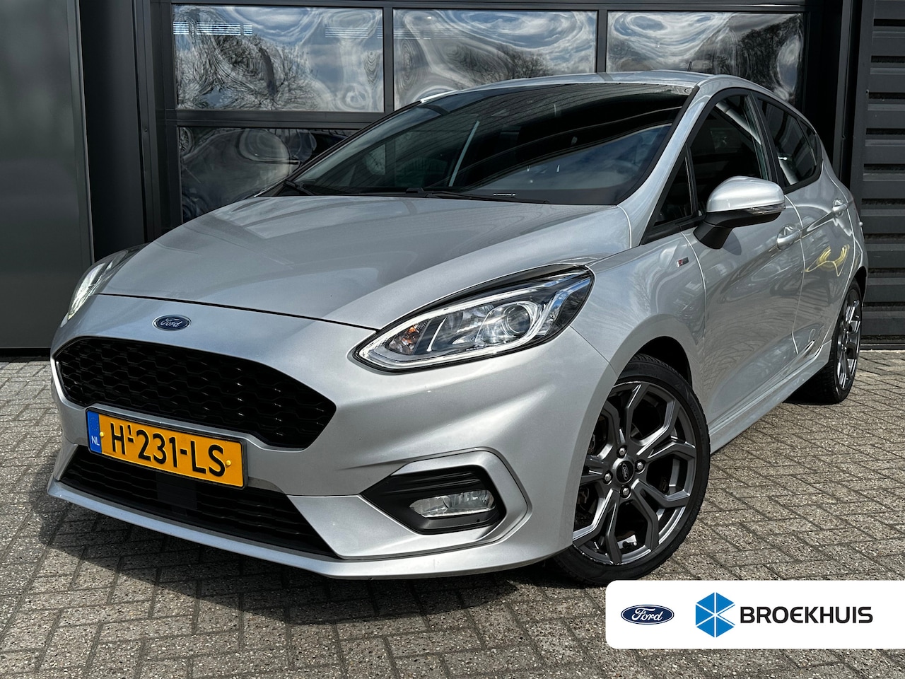 Ford Fiesta - 1.0 ST-Line | STUUR, STOEL EN VOORRUITVERWARMING| NAVIGATIE + APPLE CARPLAY/ANDROID AUTO| - AutoWereld.nl