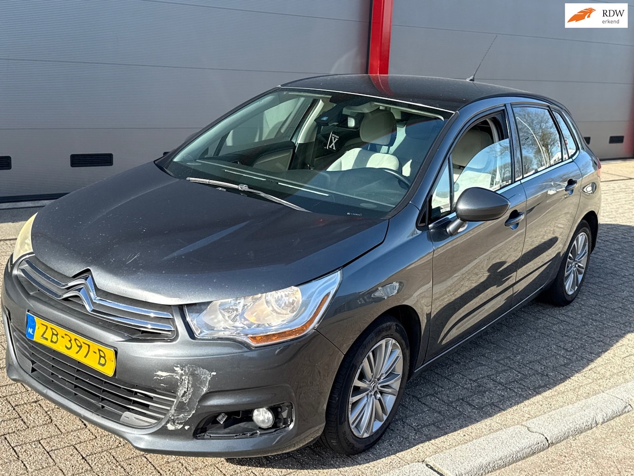 Citroën C4 - 1.6 e-HDi Tendance EGS | AUTOMAAT - AutoWereld.nl