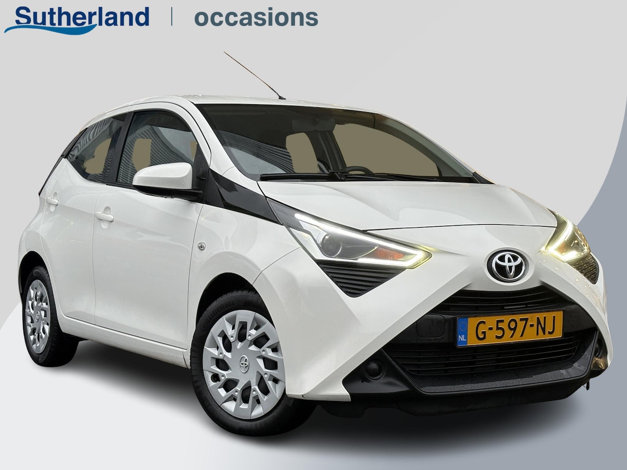Toyota Aygo - 1.0 VVT-i x-play | Carplay | Achteruitrijcamera | Airco | Automaat - AutoWereld.nl