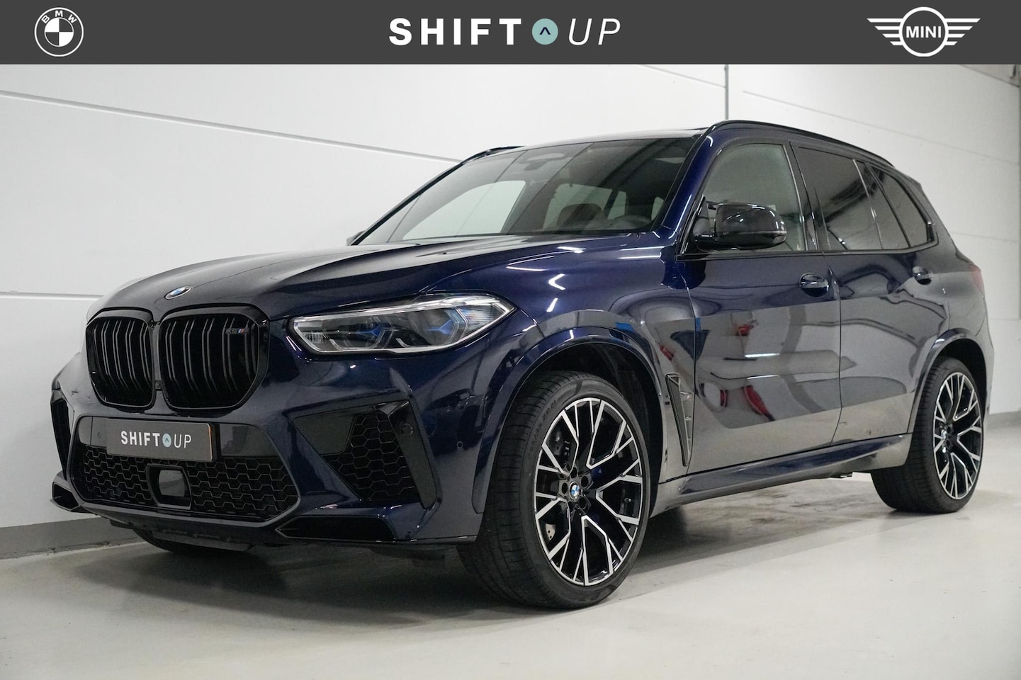 BMW X5 - M Competition Bowers & Wilkins | Skylounge | TV's | Elektr. Trekhaak - AutoWereld.nl