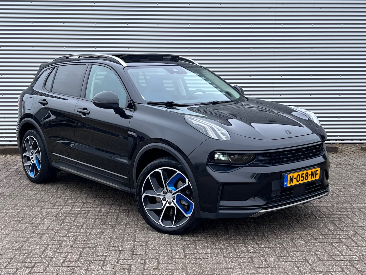 Lynk & Co 01 - 1.5 BLACK | PANO | NAVI | CAMERA | CARPLAY | INRUIL MOGELIJK - AutoWereld.nl