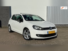 Volkswagen Golf - 6 1.2 TSI Highline PANO STOELVERW GOED RIJDEND