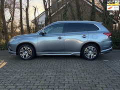 Mitsubishi Outlander - 2.0 PHEV Instyle , luxe uitvoering