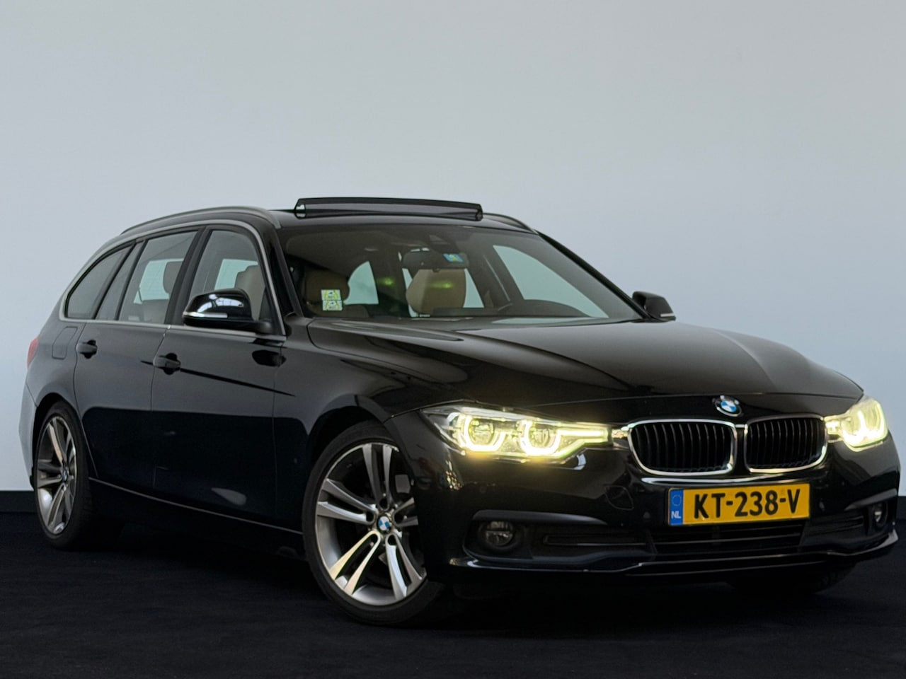 BMW 3-serie Touring - 320d EDE Centennial High Executive Pano Leder - AutoWereld.nl