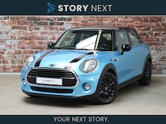 MINI Cooper - Hatchback Business 5 deurs / Navigatiesysteem / Airconditioning / Cruise Control / 16 Inch