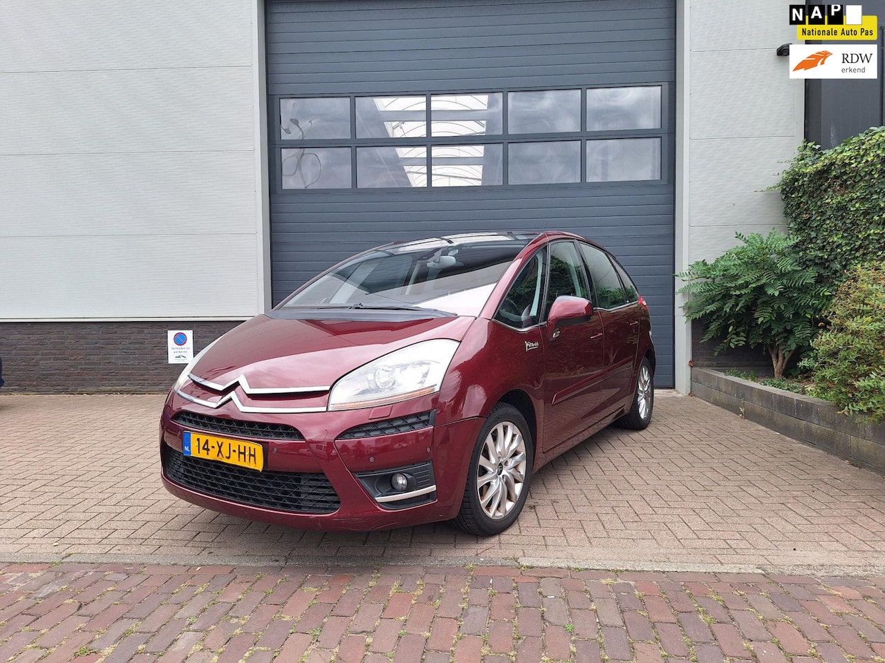 Citroën C4 Picasso - | 2.0-16V Exclusive 5p. | Airco | Elektrische stoelen | - AutoWereld.nl