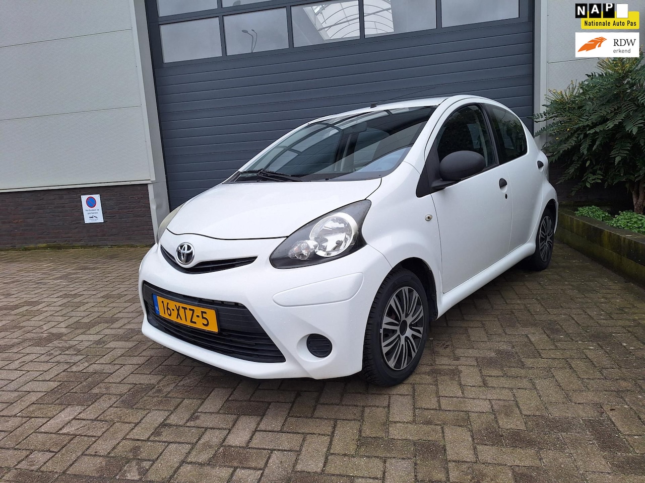 Toyota Aygo - | 1.0 VVT-i Comfort | Airco | Elektrische ramen | - AutoWereld.nl