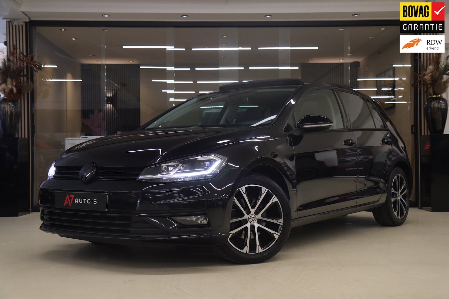 Volkswagen Golf - 1.5 TSI R-Line Pano/Carplay/Dynaudio/Cam/Blindspot/Vol - AutoWereld.nl
