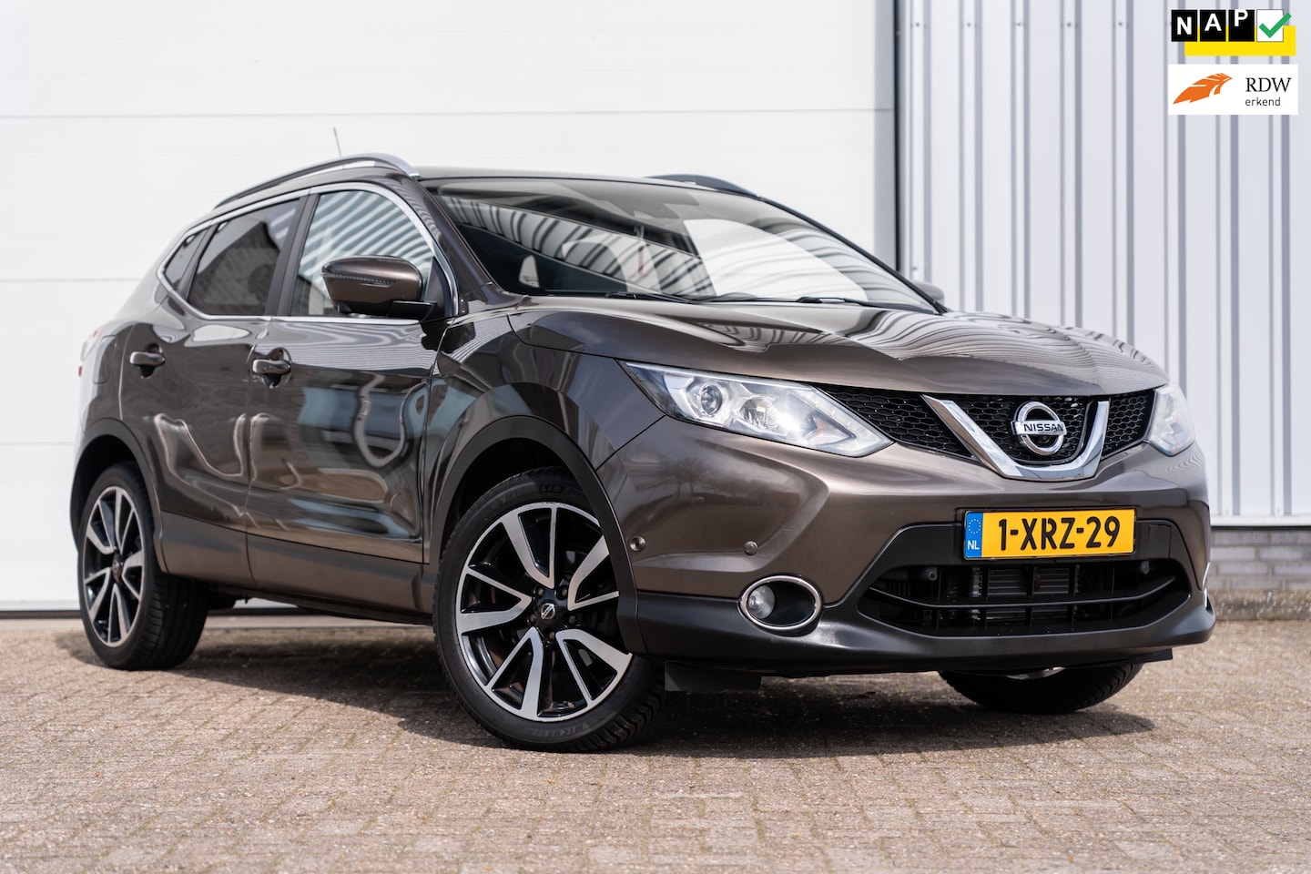 Nissan Qashqai - 2014 AUTOMAAT PANO 360 CAMERA KEYLESS FULL OPTION - AutoWereld.nl