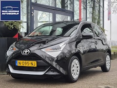 Toyota Aygo X - 1.0 VVT-i x-play | Navigatie via Smartphone | Apple Carplay | Airconditioning | Parkeercam