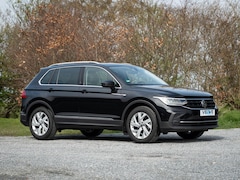 Volkswagen Tiguan - 1.5 TSI Elegance // winter pakket // PDC // ACC