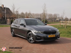 BMW 3-serie Touring - 318i Business Edition | M-pakket | Sfeerverlichting | Automaat | Apple Carplay | NL-Auto |