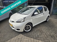Toyota Aygo - 1.0-12V Cool | 2E EIGENAAR | 12MND GARANTIE | AIRCO | NIEUWE APK |