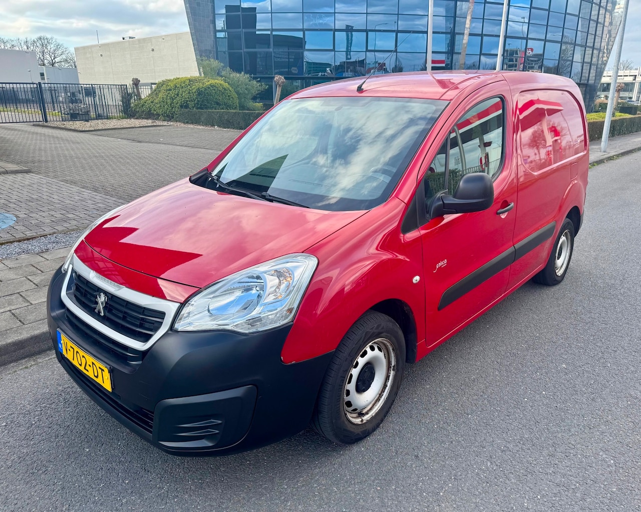 Peugeot Partner - 120 1.6 BlueHDi 75 L1 XR 120 1.6 BlueHDi 75 L1 XR - AutoWereld.nl