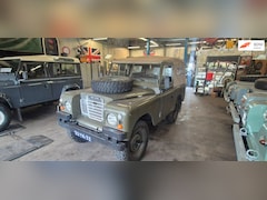 Land Rover 88 - Benzine 1975