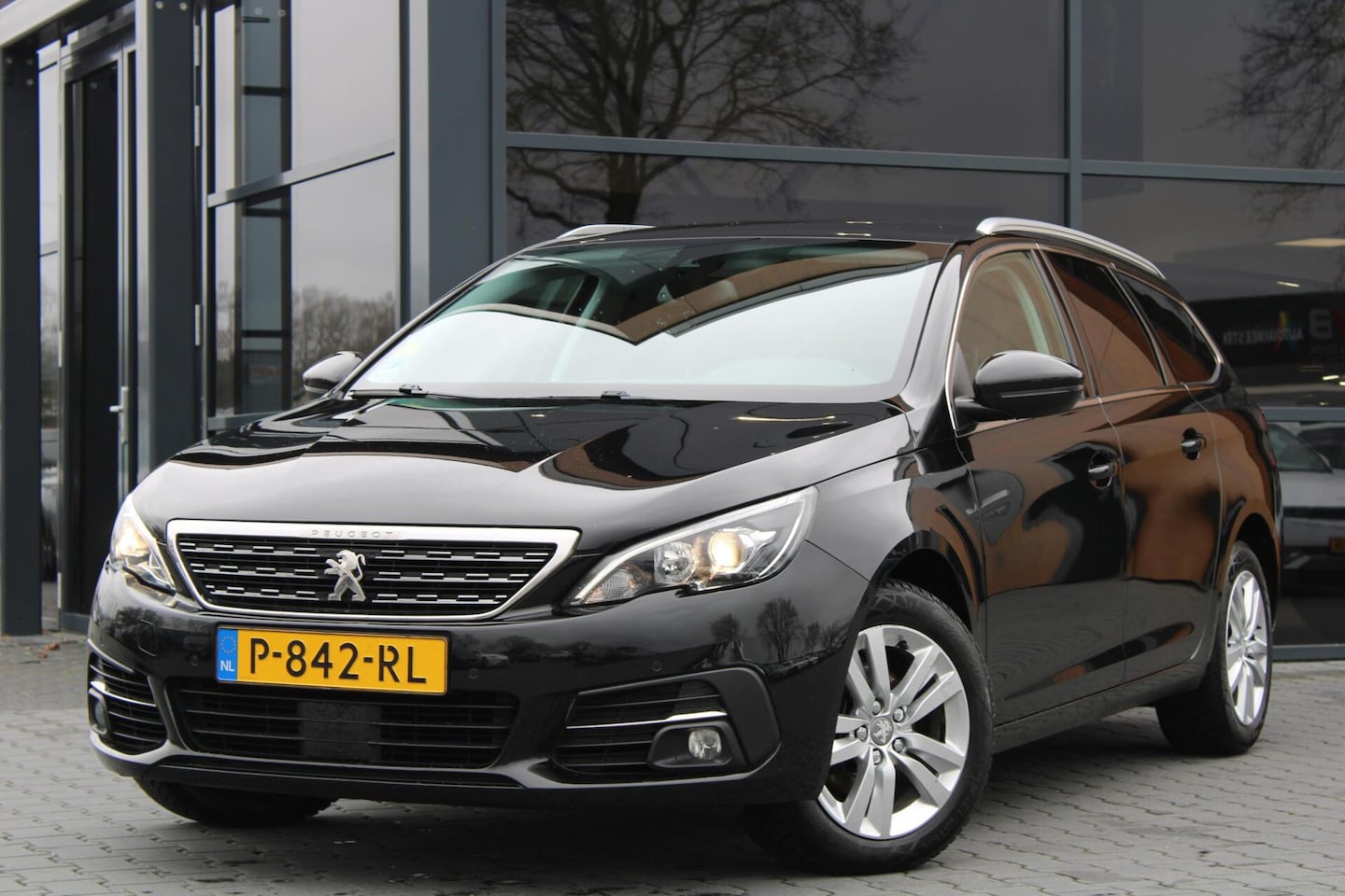 Peugeot 308 SW - 1.5 BlueHDi Aut. | Trekhaak | Camera | Stoelverwarming - AutoWereld.nl