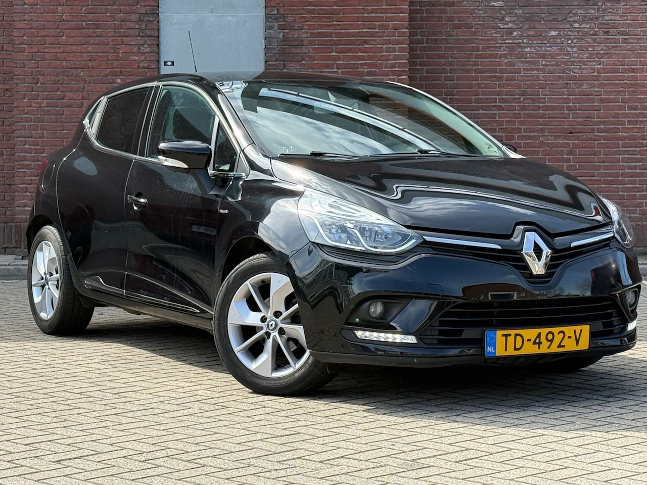 Renault Clio - 0.9 TCe Limited|NAVI|LED|CRUISE|AIRCO|NAP - AutoWereld.nl