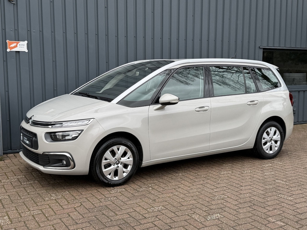 Citroën Grand C4 SpaceTourer - 1.2 PureTech Shine 7-PERSOONS!/NAVIGATIE!/ - AutoWereld.nl
