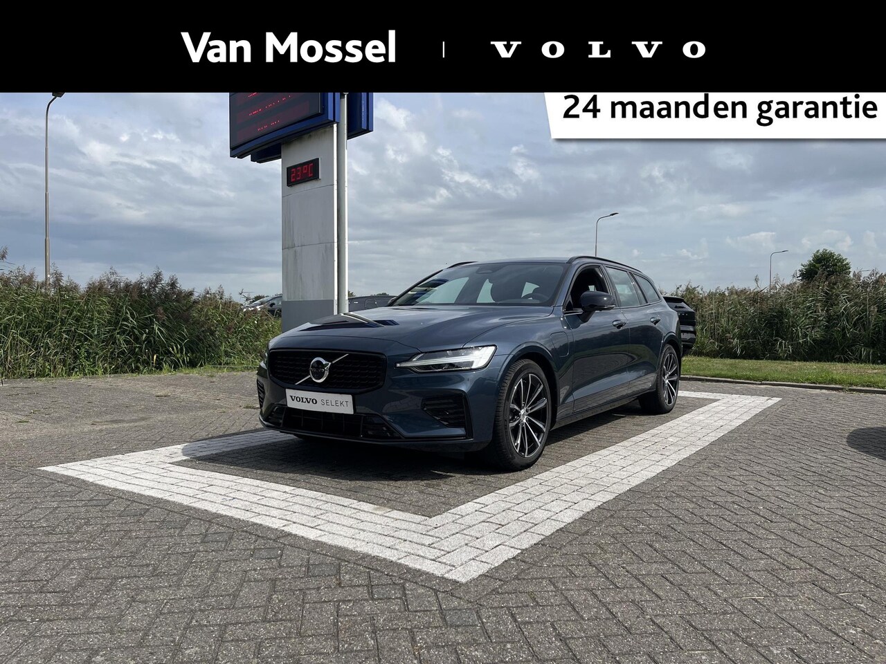 Volvo V60 - T6 Plug-in hybrid AWD Plus Dark | Harman/Kardon | Trekhaak | Memoryseats | Keyless Entry | - AutoWereld.nl