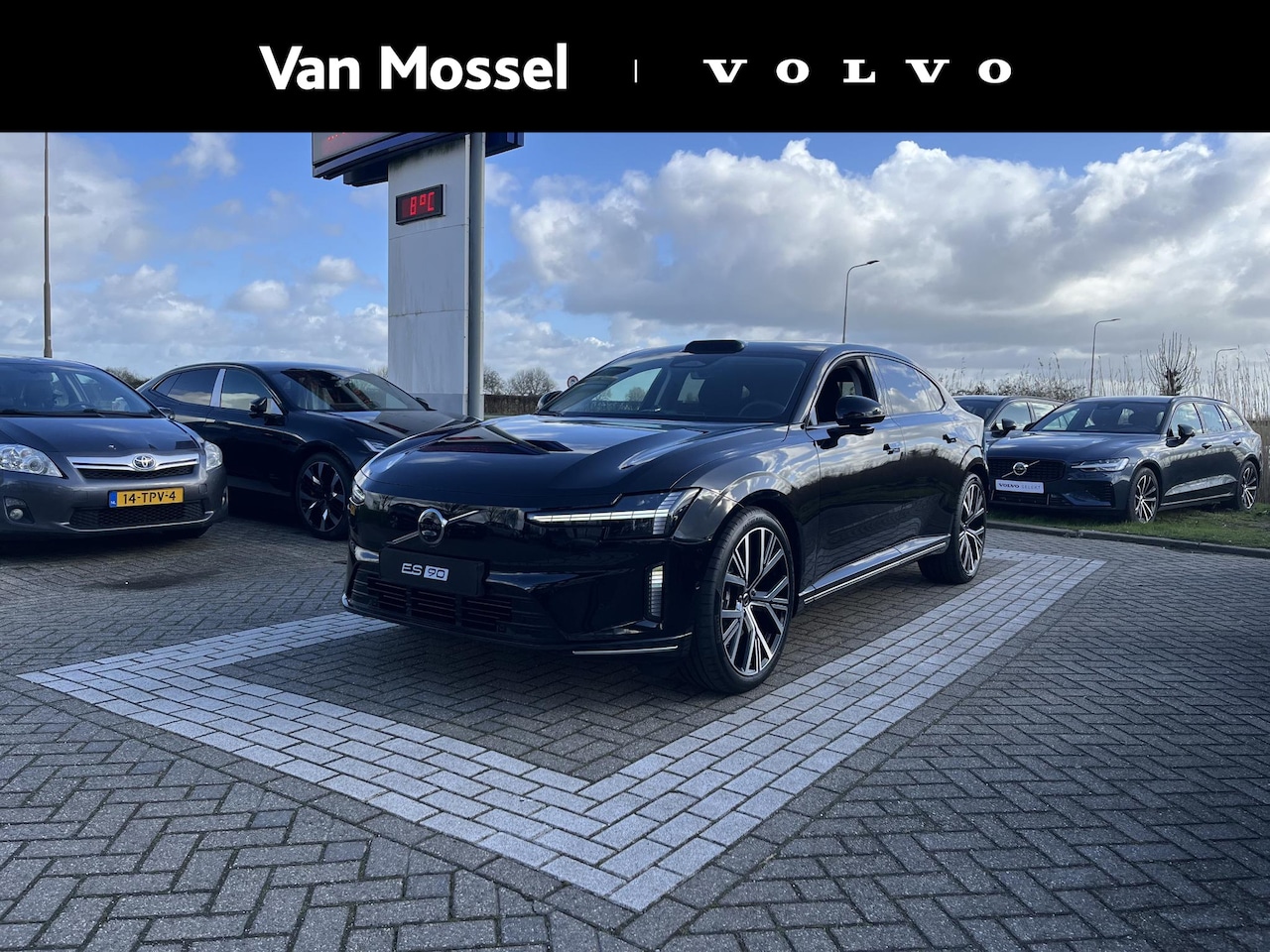 Volvo ES90 - Single Motor Extended Range Ultra 92 kWh | Elektrochromatisch panoramadak | Luchtvering | - AutoWereld.nl