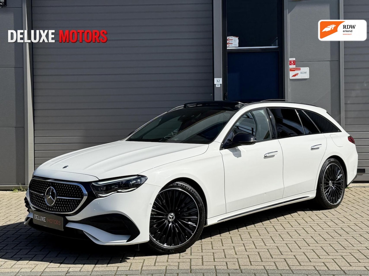 Mercedes-Benz E-klasse Estate - 300 e AMG dealer garantie|Pano|Burm - AutoWereld.nl