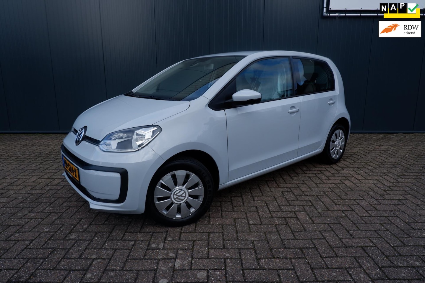Volkswagen Up! - 1.0T move up! 5 deurs, airco. - AutoWereld.nl
