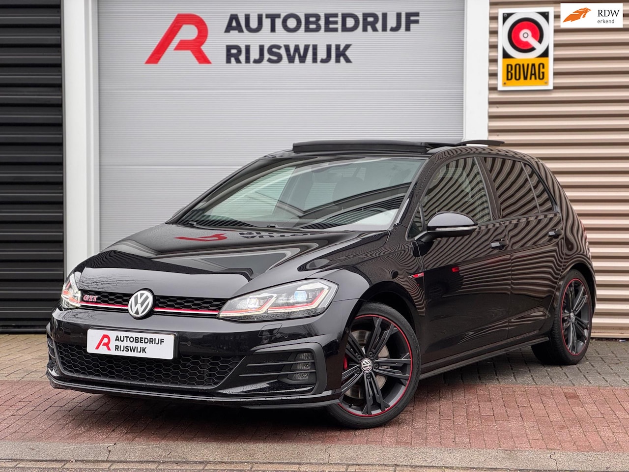 Volkswagen Golf - 2.0 TSI GTI Performance Pano/Keyless/Camera/Virtual - AutoWereld.nl