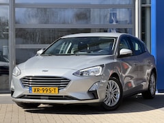 Ford Focus - 1.5 EcoBoost 150pk Titanium Business | Trekhaak | Camera | Apple carplay | Climate control