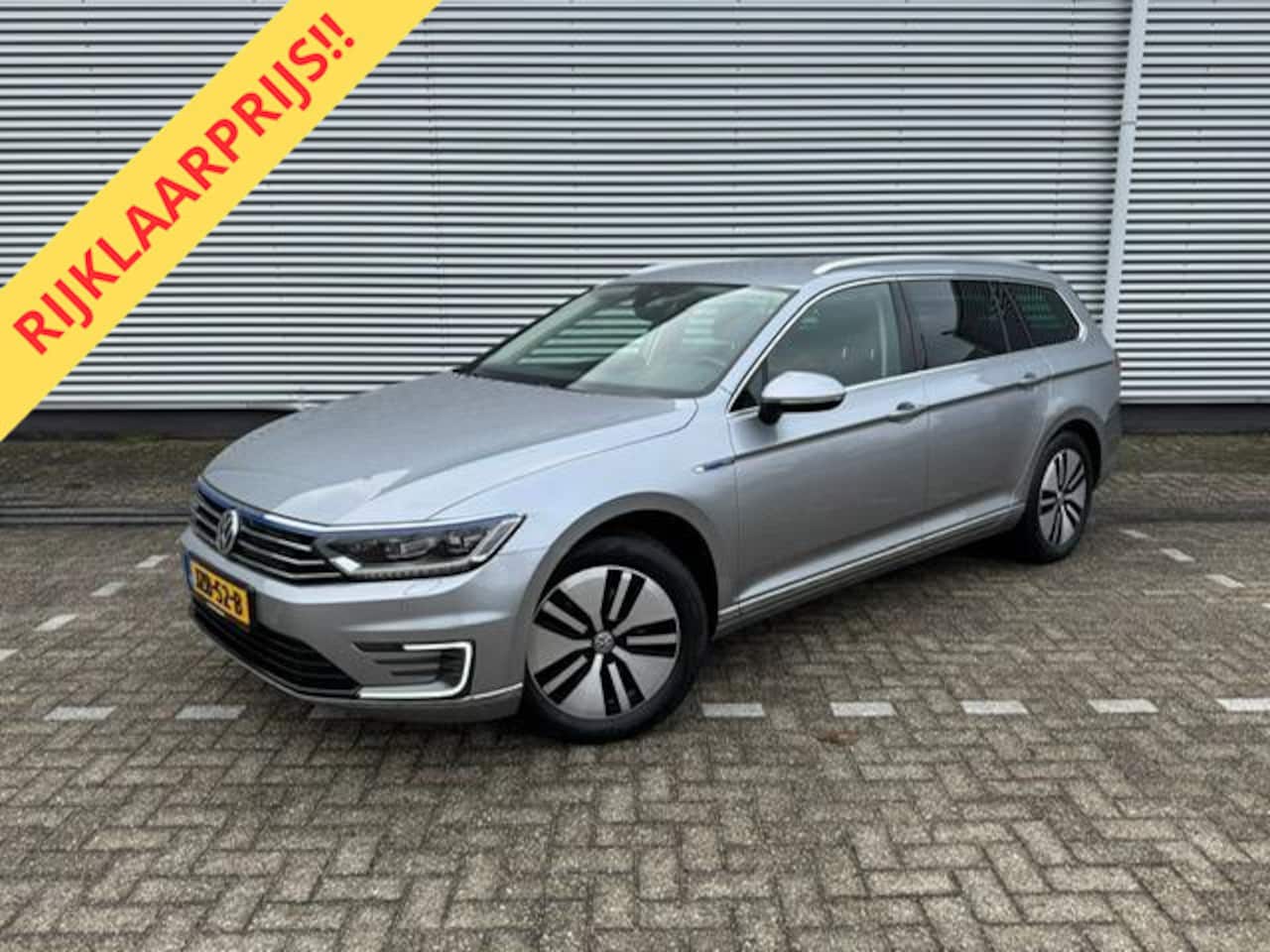 Volkswagen Passat Variant - 1.4 TSI GTE 1.4 TSI GTE,Navigatie,Parkeersensoren,Cruisecontrol,trekhaak,LED,stoelverwarming - AutoWereld.nl