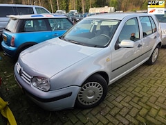Volkswagen Golf - 1.9 TDI Trendline 5-deurs AIRCO