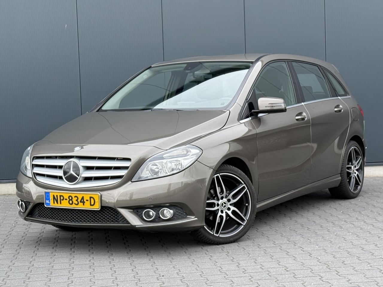 Mercedes-Benz B-klasse - 180 CDI Ambition Automaat - Navi - Trekhaak - AutoWereld.nl