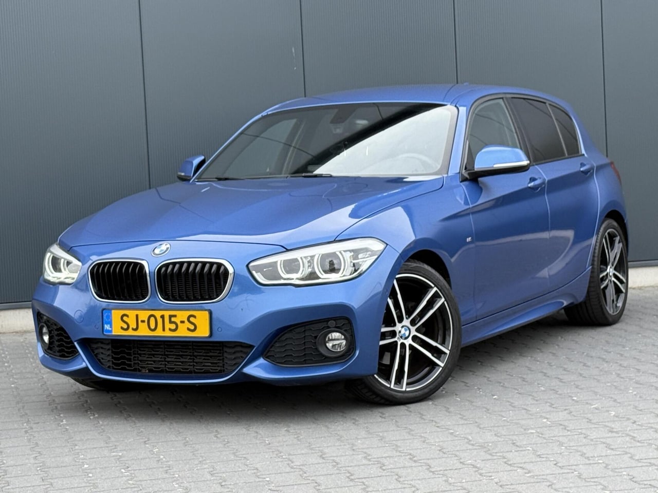 BMW 1-serie - 118I M Sport Shadow Executive Harman/Kardon - Alcantara - LED - AutoWereld.nl