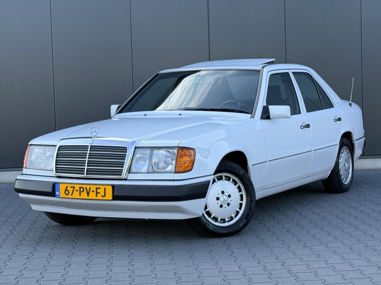 Mercedes-Benz 200-serie - 200 E - AutoWereld.nl