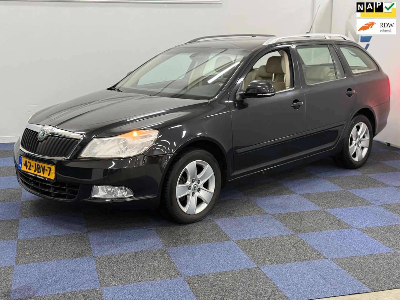 Skoda Octavia Combi - 1.8 TSI Elegance / AUTOMAAT / LEDER INTR / RIJDT SCHAKELT GOED - AutoWereld.nl