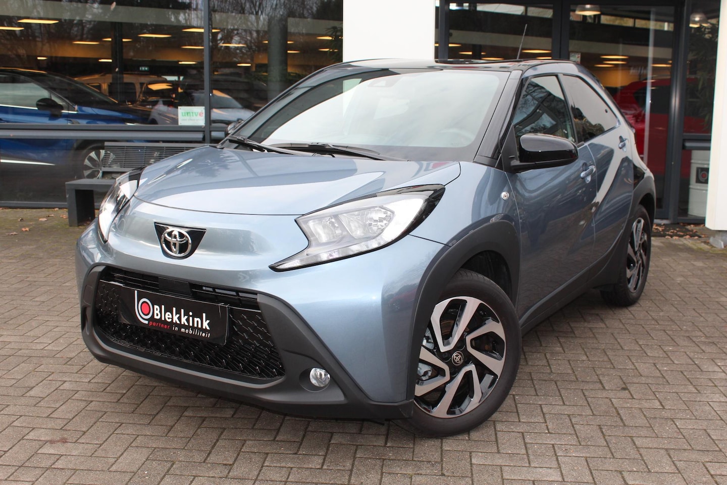 Toyota Aygo X - 1.0 VVT-i MT play 1.0 VVT-i MT Play - AutoWereld.nl