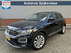 Volkswagen T-Roc - 1.5 TSI Sport | Panorama-dak | Trekhaak | Dealer Onderhouden | Achteruitrijcamera | Carpla